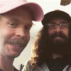 Roadie And Bonnie - Hope Is All I'm Holding FLAC